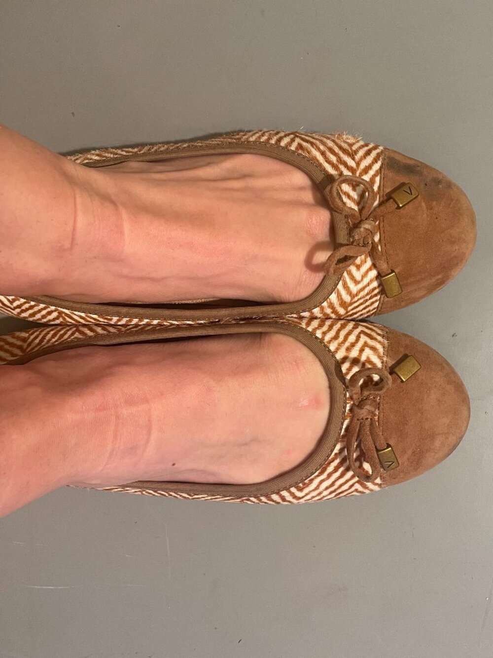 Woman's Vionic Flats leather size 6.5 used, very worn